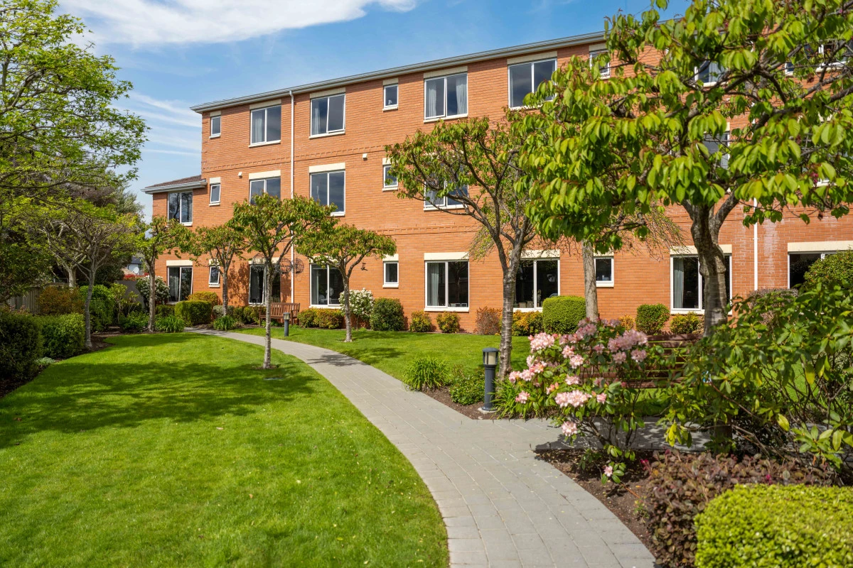 ryman-essie-summers-retirement-village-care-home-6537