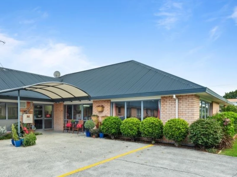 ultimate-care-cambridge-oakdale-1