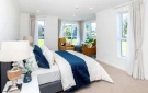 Large Corner Apartment with Sunroom