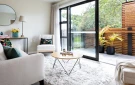 Sunny 2-bedroom Heron Apartment