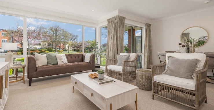 ryman-diana-isaac-retirement-village-sun-on-the-patio-55136