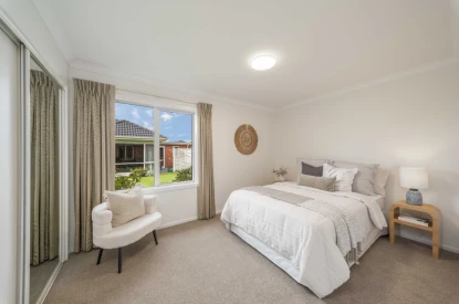 ryman-diana-isaac-retirement-village-sun-on-the-patio-55139