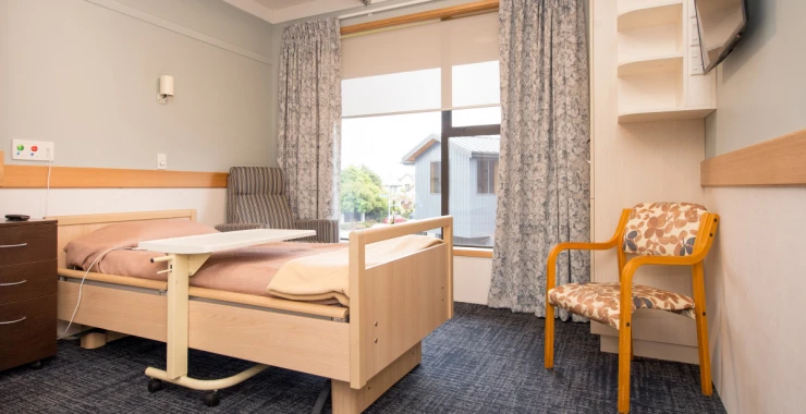 nurse-maude-care-home-room-1794