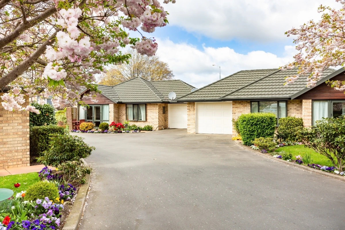 the-oaks-retirement-village-1